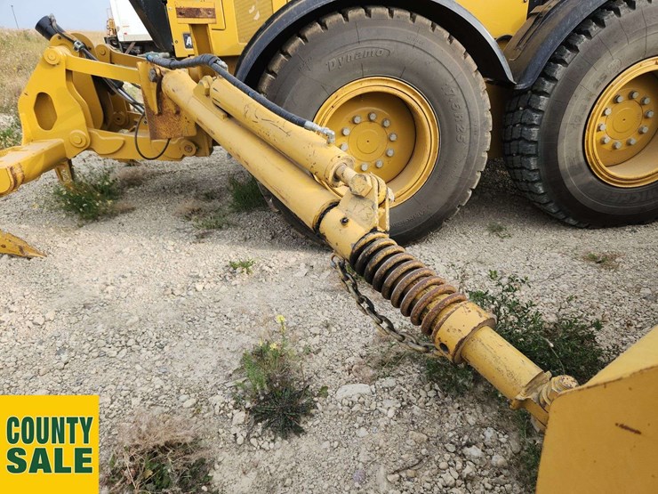 2020-caterpillar-150-awd-image-29