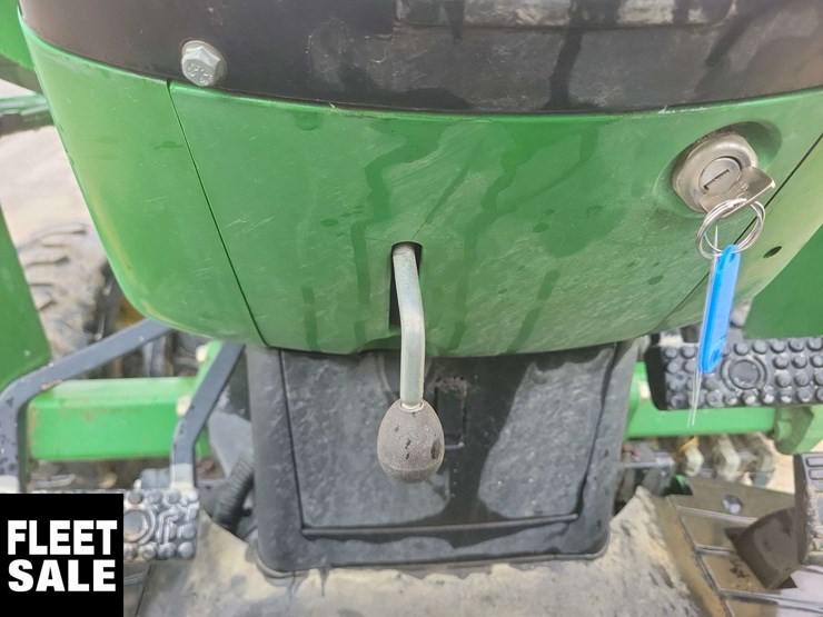 2000-john-deere-4400-image-25