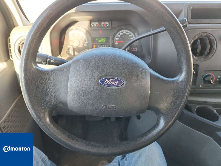 2012-ford-cargo-image-17