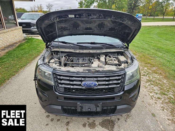 2016-ford-explorer-image-29