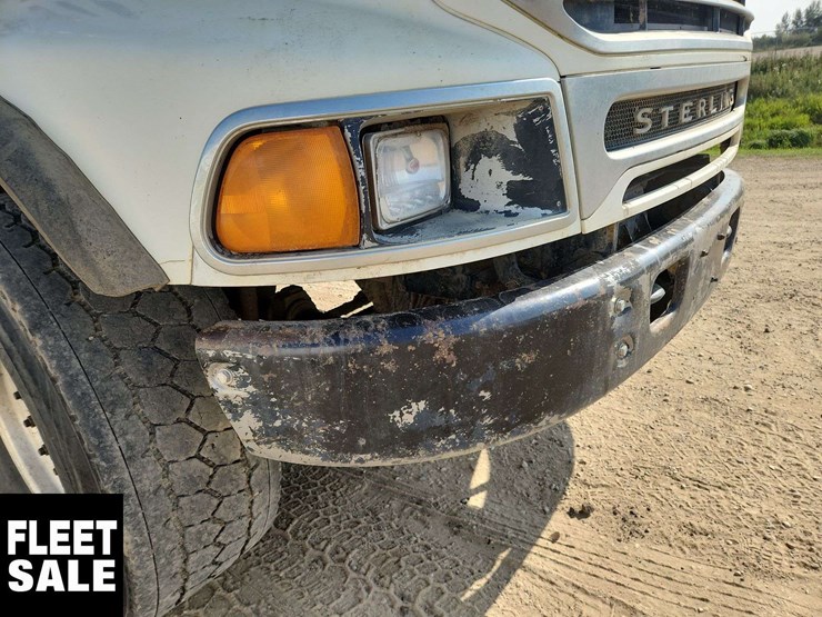 2003-sterling-lt9500-image-33