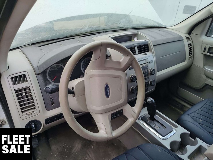2012-ford-escape-image-10
