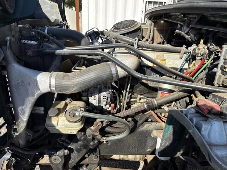 2005-freightliner-m2-f/b-image-17