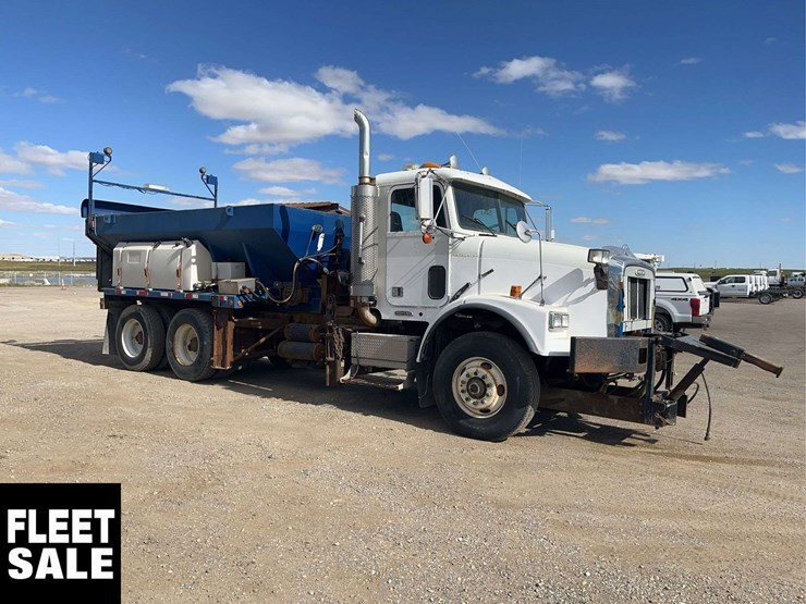 2001-freightliner-fld112-image-6