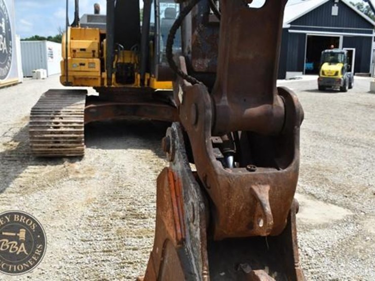 2018-deere-210g-lc-image-33