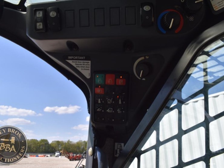 2021-deere-325g-image-70