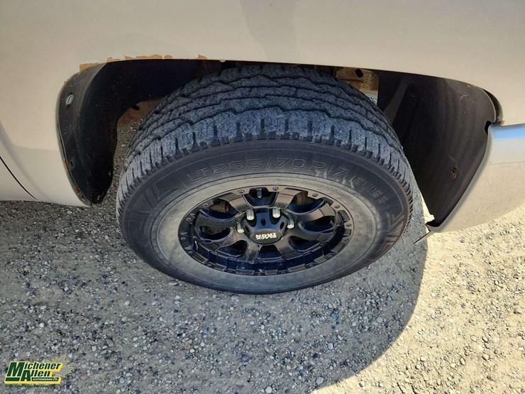 2011-chevrolet-silverado-1500-lt-image-25