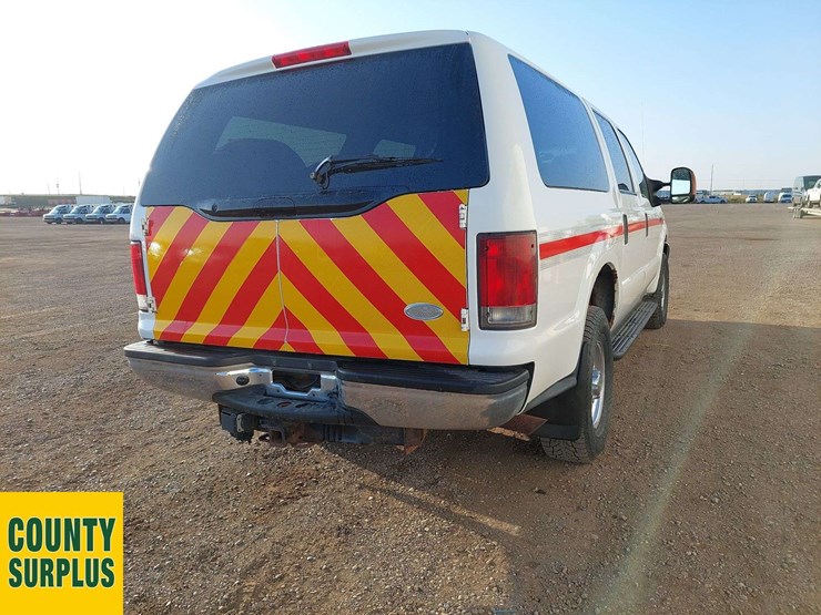 2004-ford-excursion-image-4