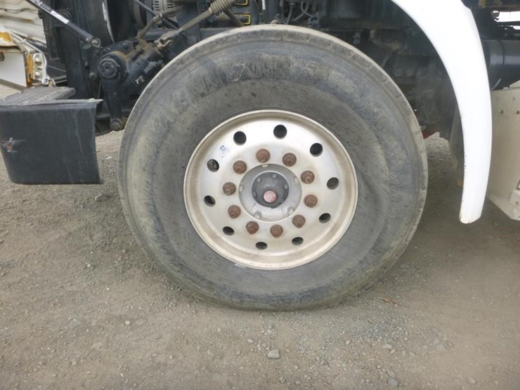 2019-peterbilt-567-image-25