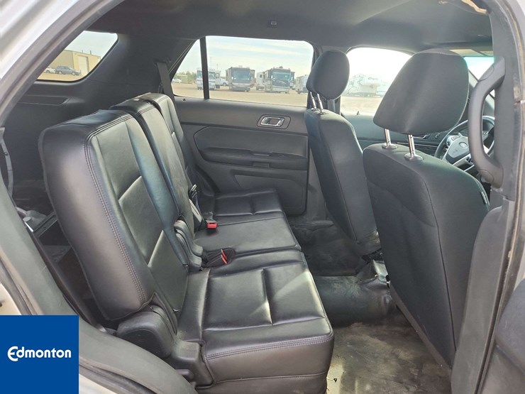 2013-ford-explorer-image-21