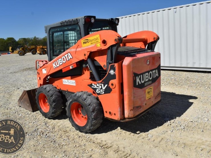 2017-kubota-ssv65-image-40