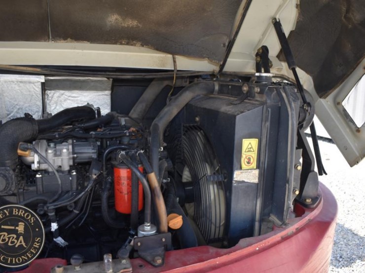 2018-takeuchi-tb290-image-12