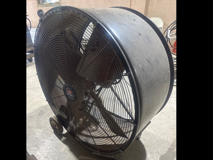 #90-•-heat-buster-industrial-fan-image-2