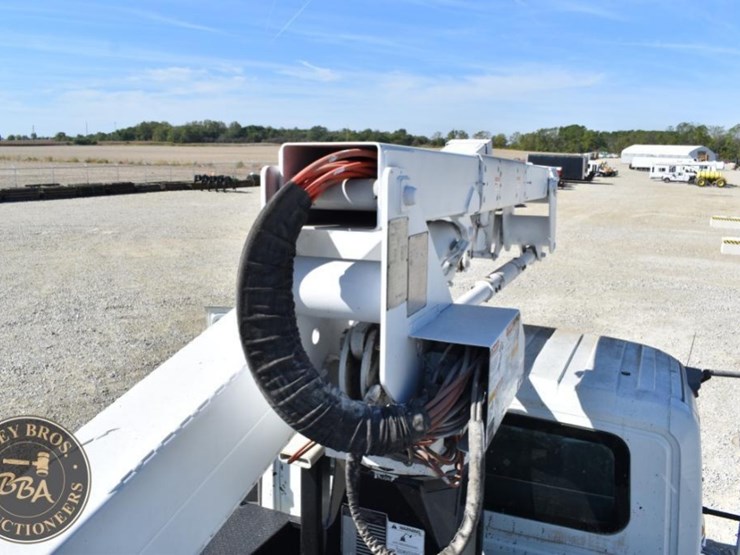 2012-international-durastar-4300-image-57