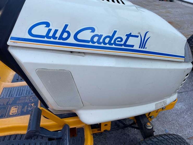 #3103-•-cub-cadet-riding-lawn-mower-(o3)-image-13