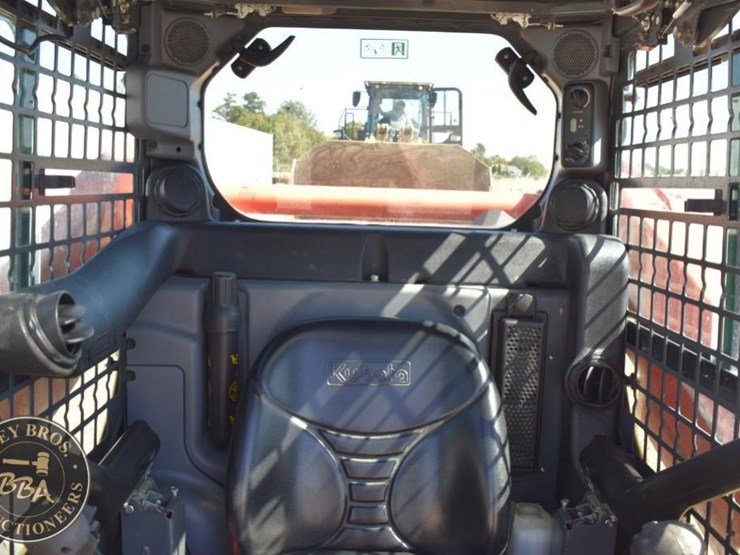 2017-kubota-ssv65-image-74