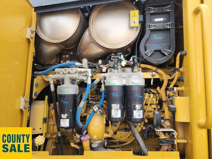 2020-caterpillar-150-awd-image-12