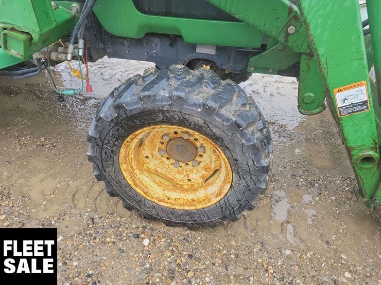 2000-john-deere-4400-image-23