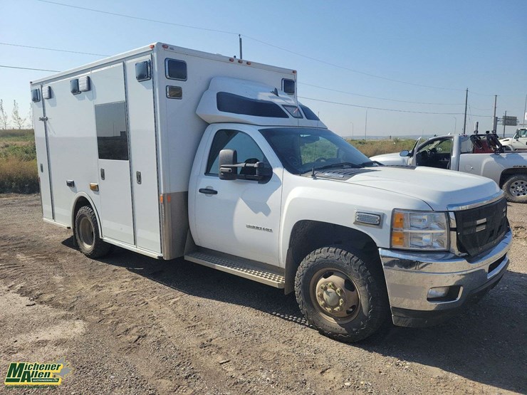 2013-chevrolet-silverado-3500hd-image-7