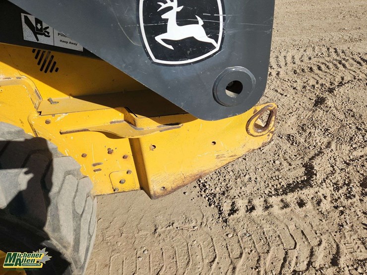 deere-326e-image-34