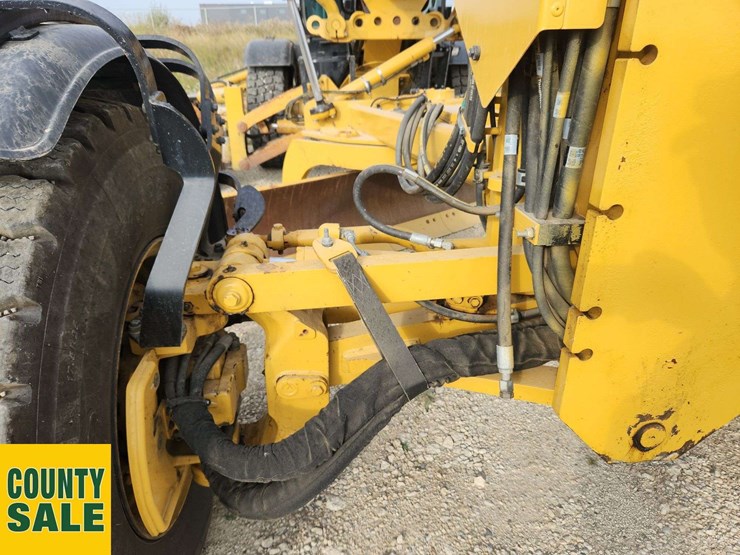 2020-caterpillar-150-awd-image-20