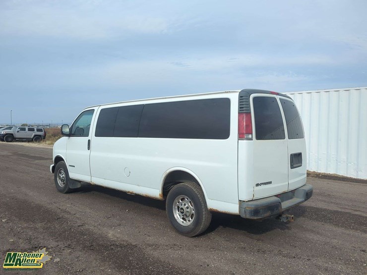 2001-chevrolet-express-3500-image-2