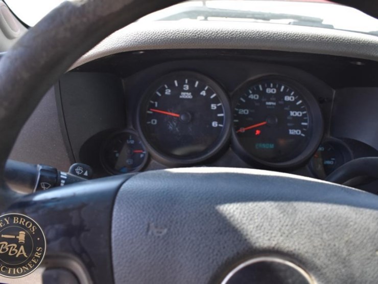 2013-chevrolet-silverado-1500-image-16
