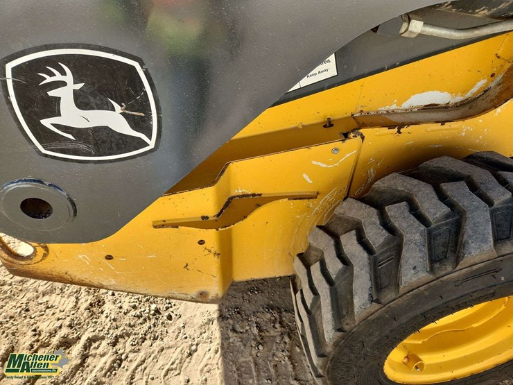 deere-326e-image-37