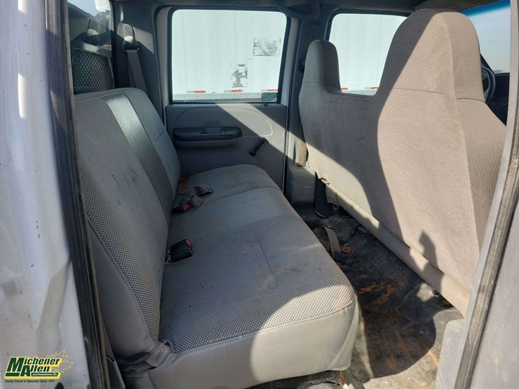2006-ford-f550-image-21