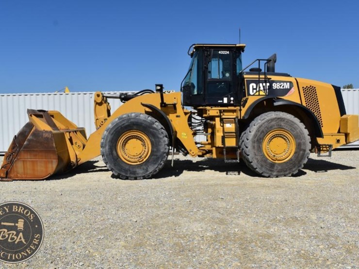 2016-caterpillar-982m-image-2