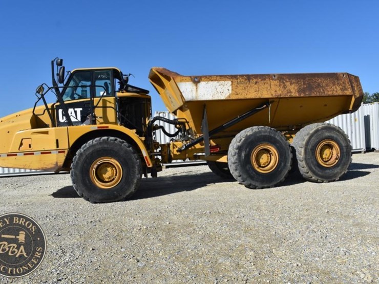 2011-caterpillar-740b-image-22
