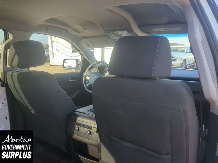 2019-chevrolet-suburban-image-22