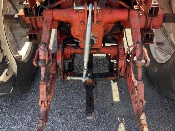 allis-chalmers-190-tractor-image-10