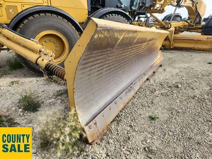 2020-caterpillar-150-awd-image-24