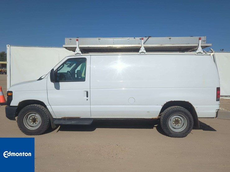 2012-ford-cargo-image-22
