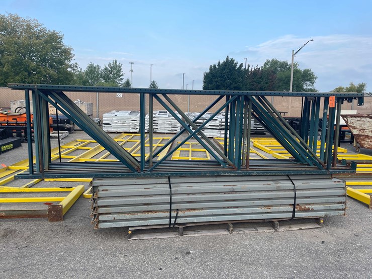 #3077-•-teardrop-pallet-racking-(o8)-image-2