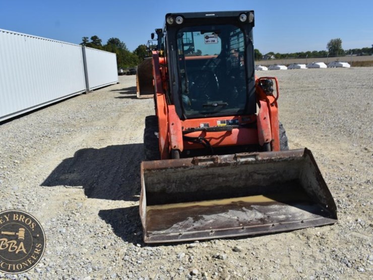 2017-kubota-ssv65-image-52