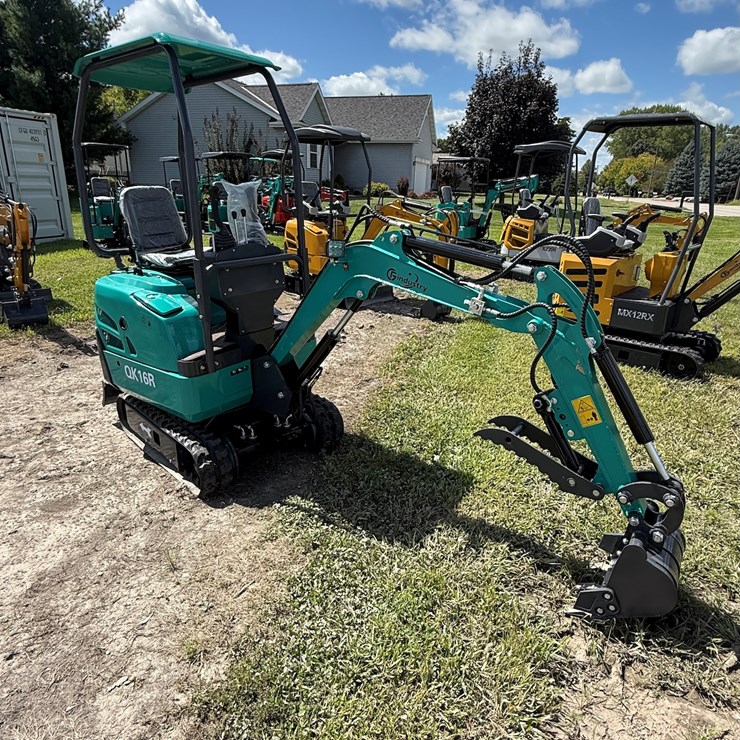 #604 • 2025 CFG Industrial QK16R Hydraulic Track Type Mini Excavator