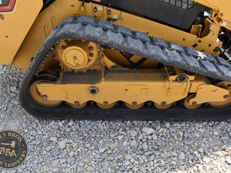 2020-caterpillar-299d3-image-35