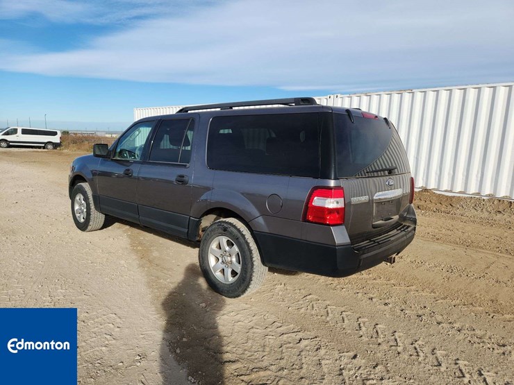 2011-ford-expedition-image-3