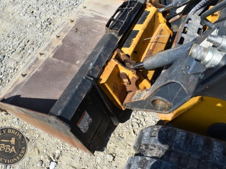 2021-deere-325g-image-64