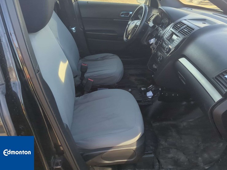 2018-ford-explorer-image-22