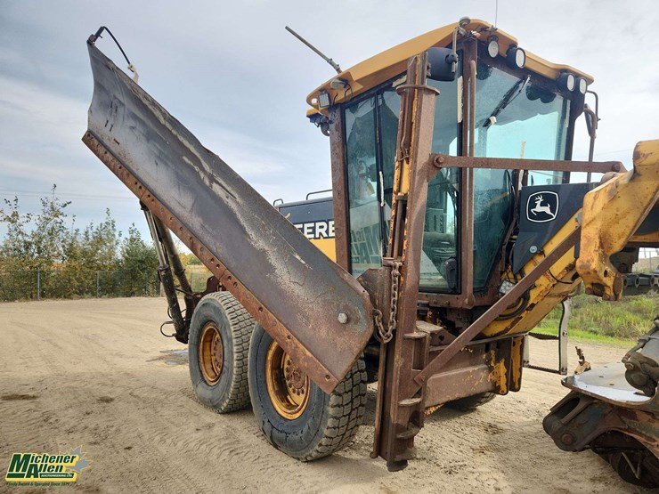 2006-deere-770d-image-43