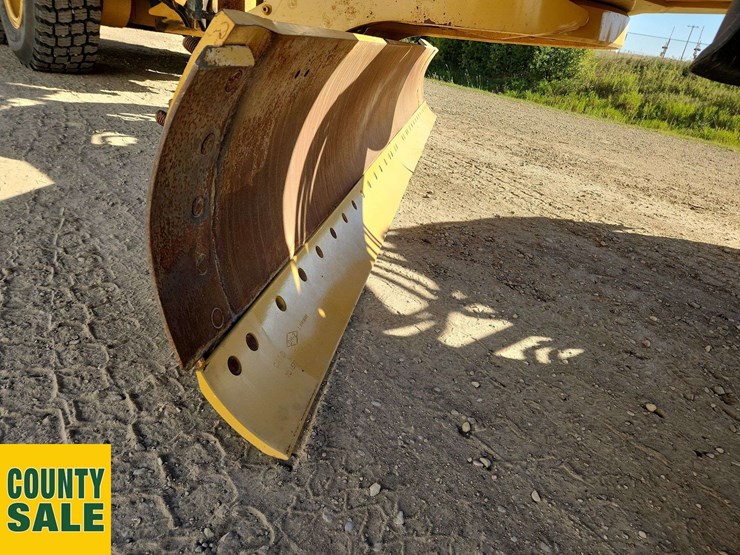 2020-caterpillar-150-awd-image-40