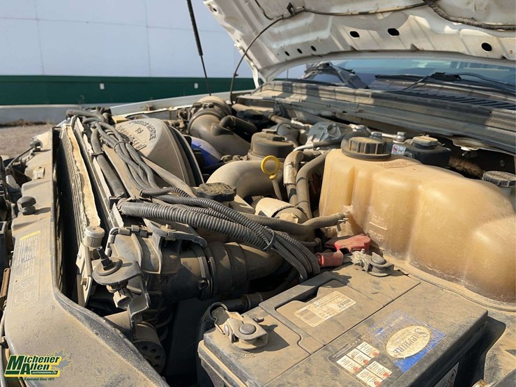 2010-ford-f550-image-18