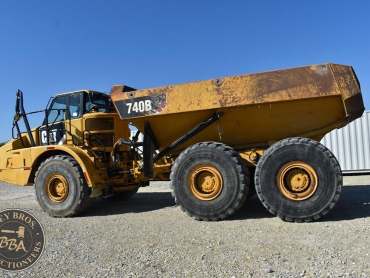2012-caterpillar-740b-image-36