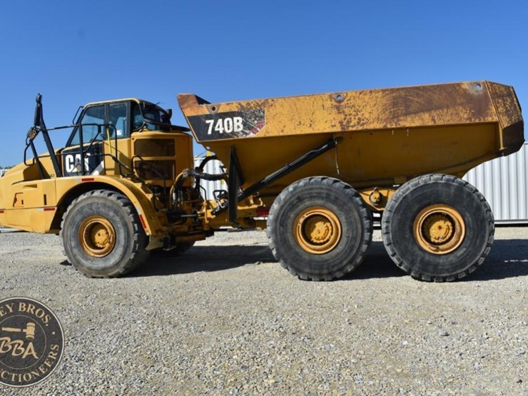 2012-caterpillar-740b-image-34