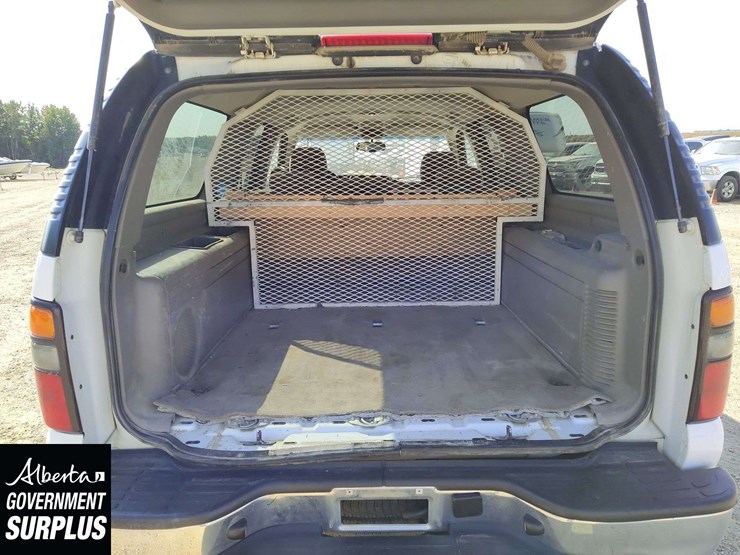 2006-chevrolet-suburban-image-22