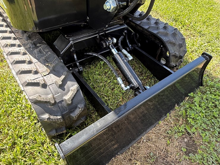 #610-•-2025-cfg-industrial-mh12rx-hydraulic-track-type-mini-excavator-image-4