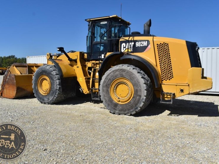 2016-caterpillar-982m-image-32